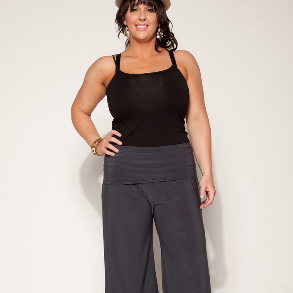GAUCHO PANTS IN CHARCOAL GRAY